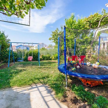 Apartments Pela Лопар Экстерьер фото