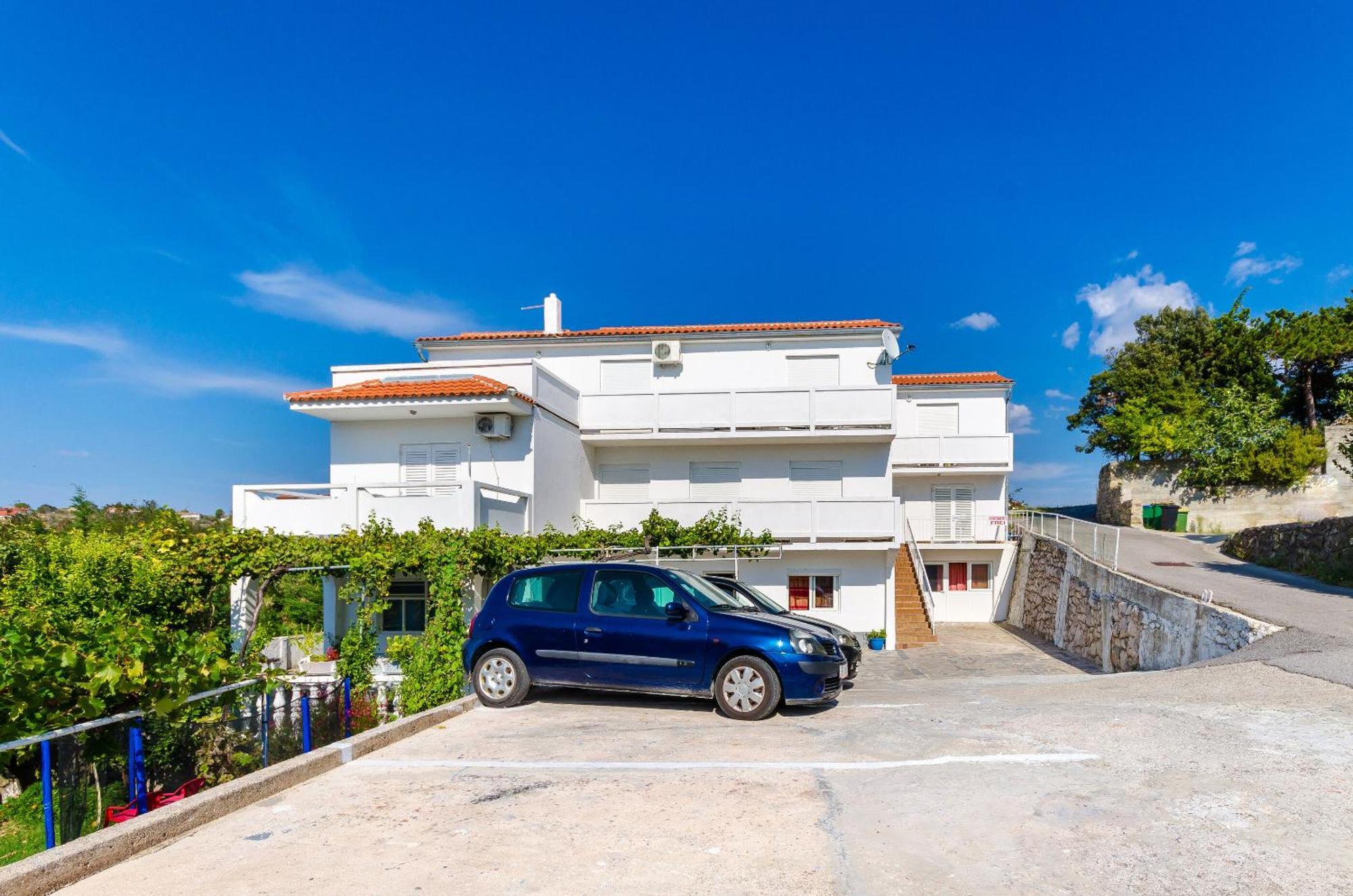 Apartments Pela Лопар Экстерьер фото
